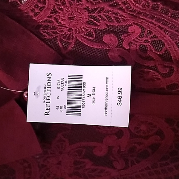 NORTHERN REFLECTIONS SLEEVELESS BLOUSE - Picture 2 of 4